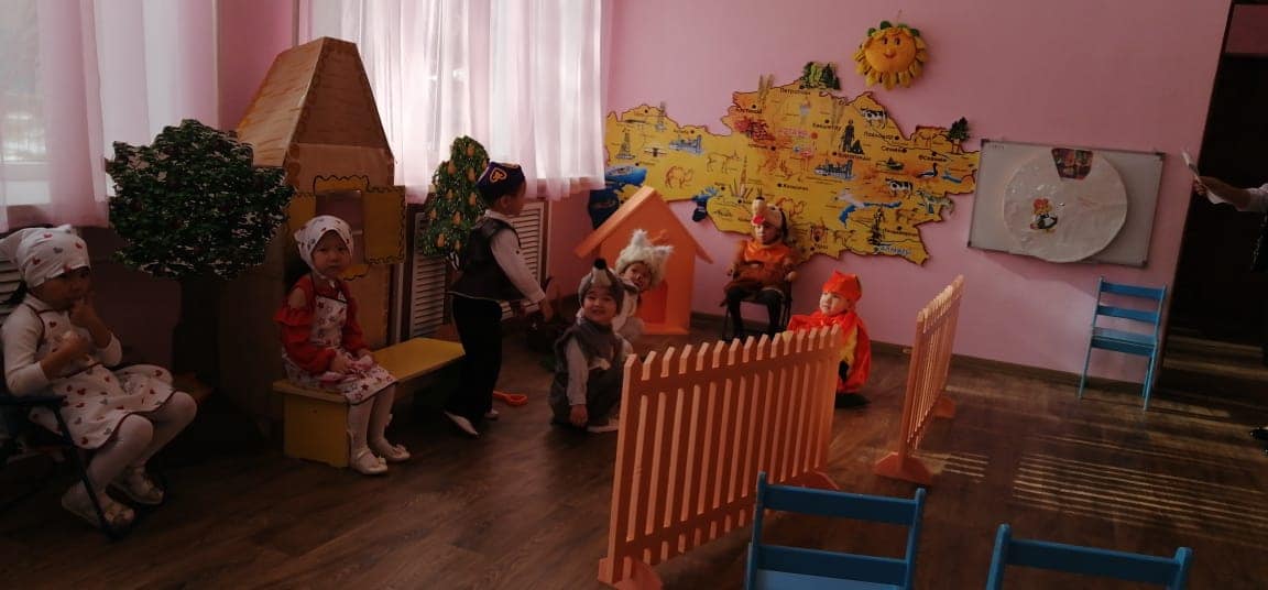 "Қарлығаш"  ересек тобында жүргізілген жобалық ашық оқу қызметі