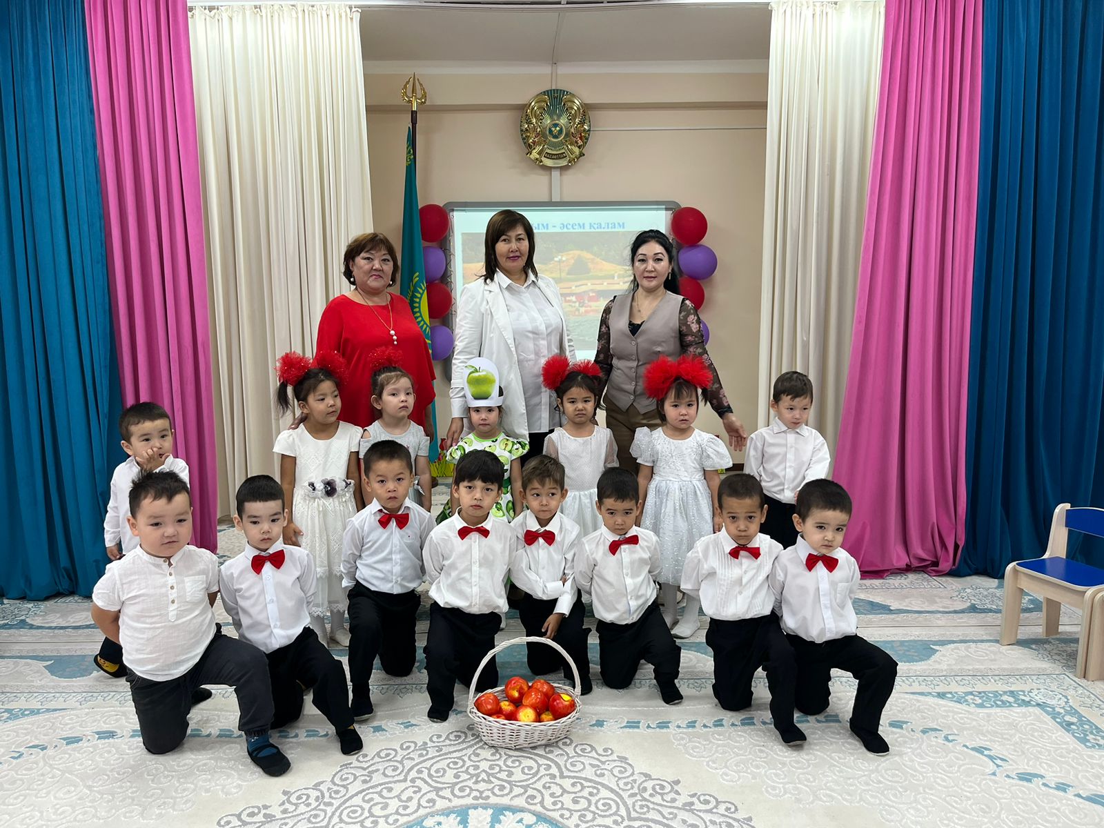 Алматы күніне орай "Ару қала Алматы" атты мерекелік іс-шара ересек "Көгершін" тобы тәрбиешісі: Кудернинова А.С